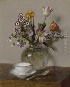 Fleurs De Printemps Avec Une Tasse Et Une Soucoupe