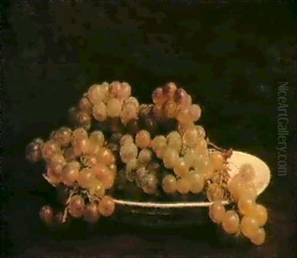 Raisins Dans Une Assiette - view 1