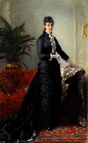 Junge Frau In Langem, Schwarzen Kleid - view 1