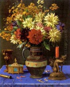 Groser Bunter Blumenstraus In Keramikvase Auf Blau Gedecktem Tisch