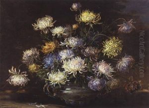 Chrysanthemenstraus In Einer Fayenceschale