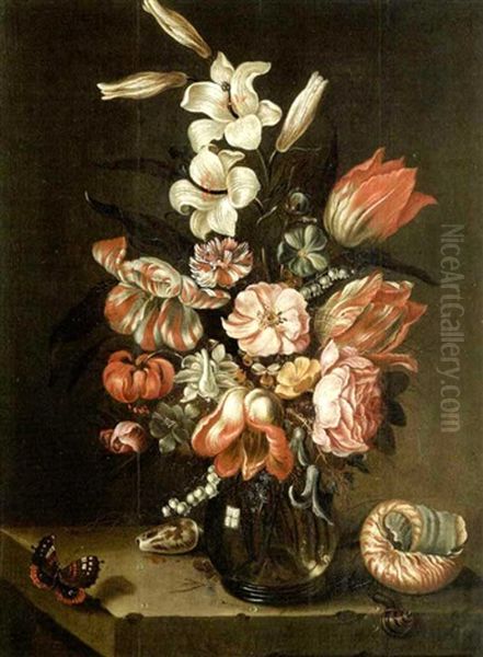 Bouquet De Fleurs Et Coquillage Sur Un Entablement - view 1