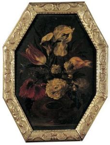Bouquet De Fleurs Dans Un Vase En Bronze Sur Un Entablement