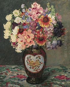 Sommerblumenstraus In Japanischer Vase Sommerblumenstraus In Japanischer Vase