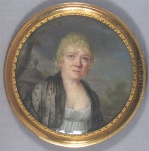 Femme En Robe De Soie Ivoire, Chale De Dentelle Noire, Vue Dans Une Perspective De Parc