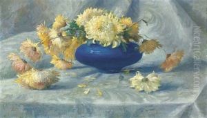 Stillleben Mit Astern In Blauer Vase
