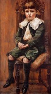 Nino Sentado Con Traje Verde