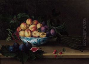 Composition Aux Figues, Asperges, Prunes Et Abricots Dans Une Coupe En Faience