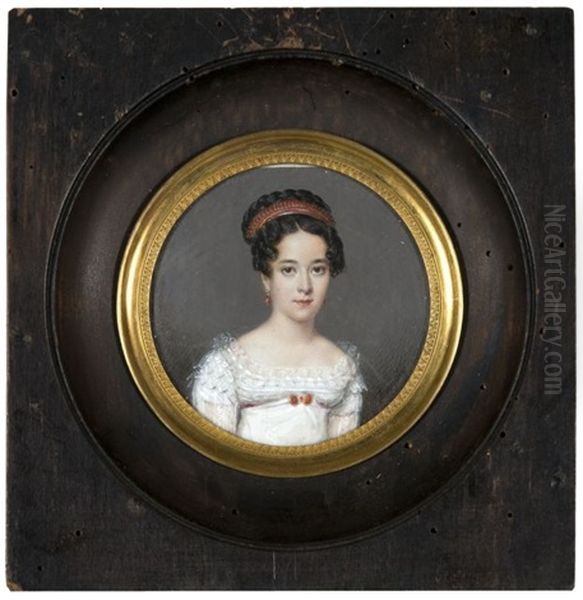 Jeune Femme Au Peigne De Corail, A Mi-corps De Face, En Robe Blanche A Taille Haute Et Boucle De Ceinture Assortie Au Peigne - view 1