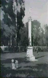 Parklandschaft Mit Einer Statue Auf Einer Saule Im Sonnenlicht by Heinrich Gogarten