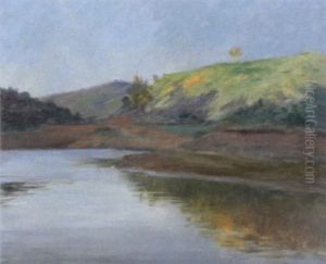 Bord De Riviere Et Colline