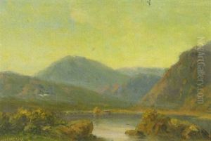 Gebirgssee Mit Felsigem Ufer