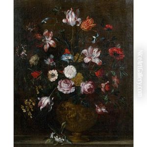 Bouquet De Fleurs Dans Un Vase Baroque Sur Un Entablement