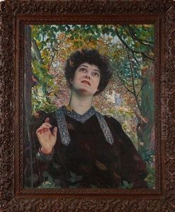 Portrait De Femme Regardant Vers Le Ciel Portrait De Femme Regardant Vers Le Ciel