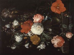 Bouquet De Fleurs Dans Un Vase En Verre Sur Un Entablement