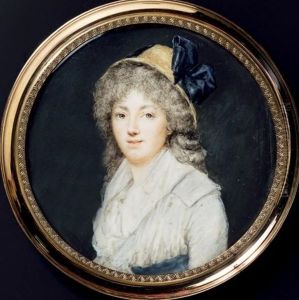 Portrait De Jeune Femme En Robe De Voile Blanc Ceinturee De Bleu, En Buste Vers La Gauche Presque De Face, Coiffee D'un Chapeau De Paille A Large Ruban De Soie, Sa Chevelure Retombant En Boucles Sur Les Epaules
