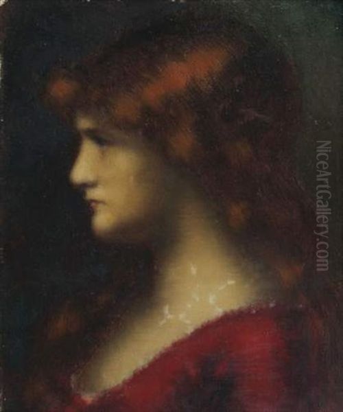 Jeune Femme Rousse De Profil En Robe Rouge - view 1