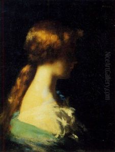 Jeune Femme De Profil A Droite Au Chale Bleu