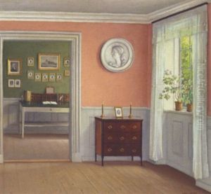 Interior Med Blik Fra Den Rosa Stue Til Den Gronne, Hvor Silhouetklip I Guldrammer Pryder Vaeggene