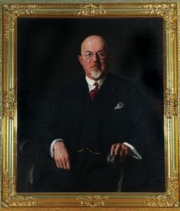 Halbportrait Eines Sitzenden Herren Im Schwarzen Anzug