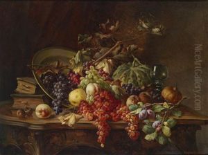 Fruchtestillleben Mit Weintrauben by Enrico Hohenberger