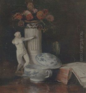 Opstilling Med Lagskal Bog, Statuette Samt Piedestal Med Violette Blomster