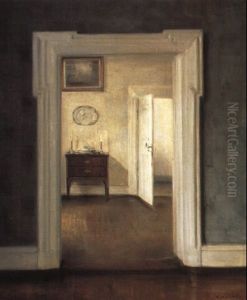 Kig Gennem En D+r Til En Stue Med Kommode, Fad Og Kobberstik Kig Gennem En D+r Til En Stue Med Kommode, Fad Og Kobberstik