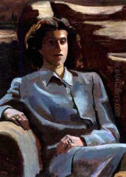 Junge Frau In Blaugrauem Kostum - view 1