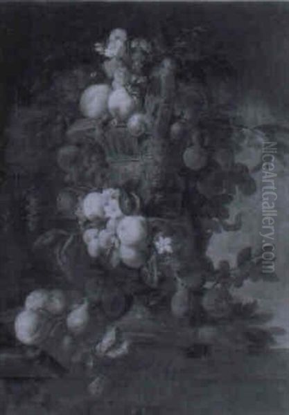Guirlande De Fruit Decorant Un Vase Antique - view 1