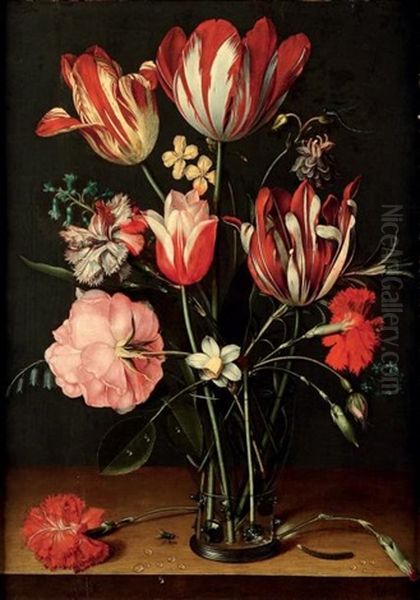 Bouquet De Tulipes Avec Une Rose Et Des Oeillets Dans Un Gobelet De Verre - view 1