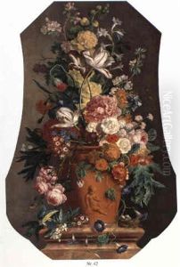 Groses Blumenstilleben In Tonvase Auf Einer Marmorbr_stung
