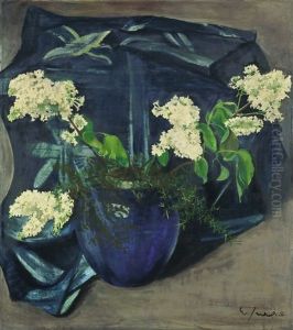 Stilleben Mit Weissem Flieder In Blauer Kugelvase Stilleben Mit Weissem Flieder In Blauer Kugelvase