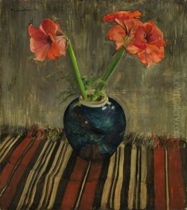 Amaryllis In Blauer Vase