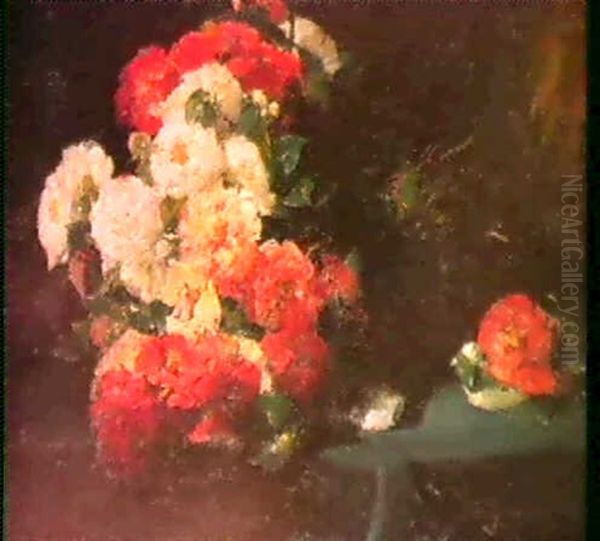Rosenstrauss Mit Weissen Und Roten Rosen Auf Einem, Von Einem Tiefblauen Tuch Bedeck- Ten Tisch Vor Ockerfarbenem... - view 1