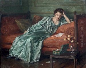 Femme Lisant Une Lettre Sur Un Divan