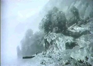Gebirgssee, Nach Rechts Ansteigende Almwiese Mit Hutte...