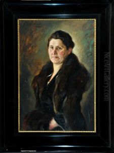 Halbportrait Von Frau Fischer Aus Lindenberg In Schwarzem Kleid Mit Pelzumhang Und Muff