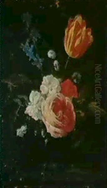Roses Et Tulipe Dans Un Vase De Verre - view 1