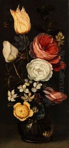 Blumenstrauss In Einer Kugelformigen Glasvase