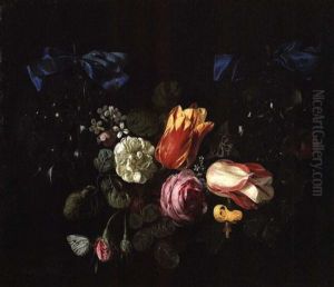 Guirlande De Fleurs Retenues Par Des Nouds Bleus Guirlande De Fleurs Retenues Par Des Nouds Bleus