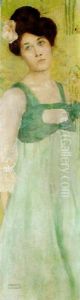 Jeune Femme, Fond Vert