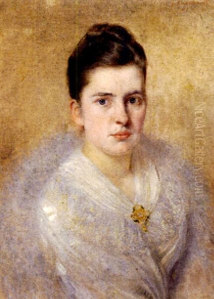Portrait Einer Jungen Frau Mit Hochfrisur, Weiser Spitzenbluse Und Agraffe - view 1