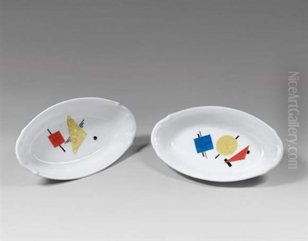 Paire De Plats Creux Peints De Motifs Suprematistes - view 1