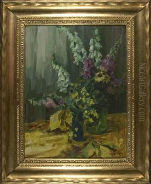 Fingerhut In Vase - view 1