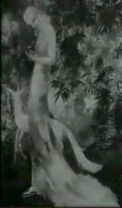 Femme Au Renard Blanc