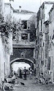 Gasse In Venedig by Hermine Lang-Laris