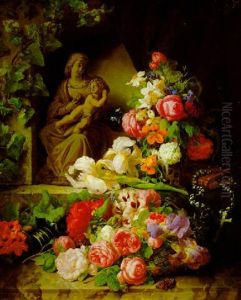 Madonnenstatue In Einer Nische, Umrankt Von Blumen Und Efeu