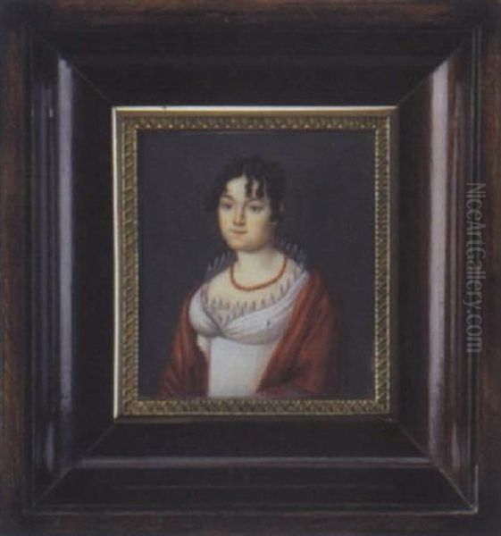 Jeune Femme En Robe De Soie Blanche A Haut Col De Dentelle Portant Une Parure De Corail Et Un Chale Rouge Sur Les Epaules, Coiffee De Fines Boucles - view 1