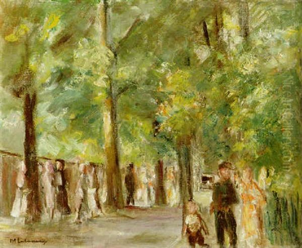 Grosse Seestrasse In Wannsee Mit Spaziergangern - view 1