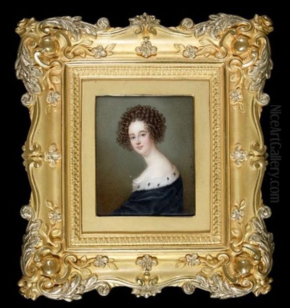Portrait De Jeune Femme En Robe Noire Bordee D'hermine - view 1